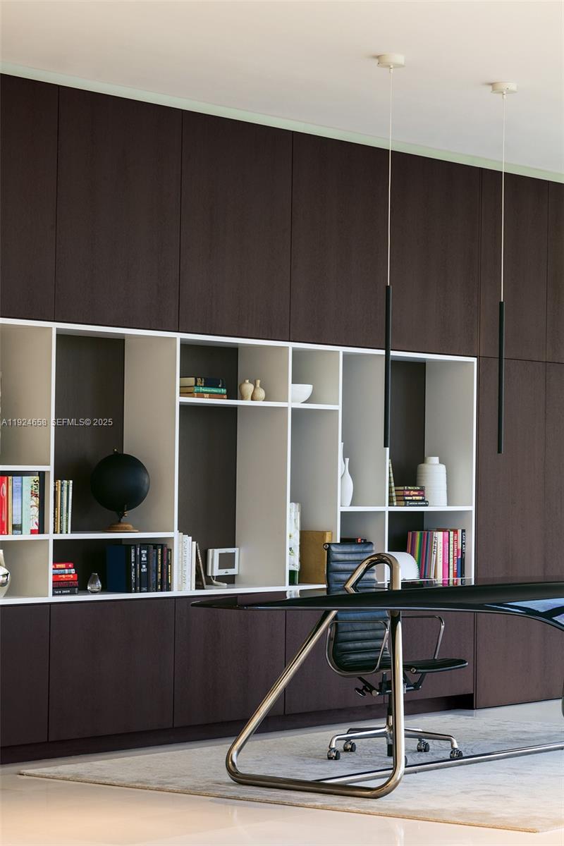 300 Biscayne Blvd Way #2208W Miami, FL 33131