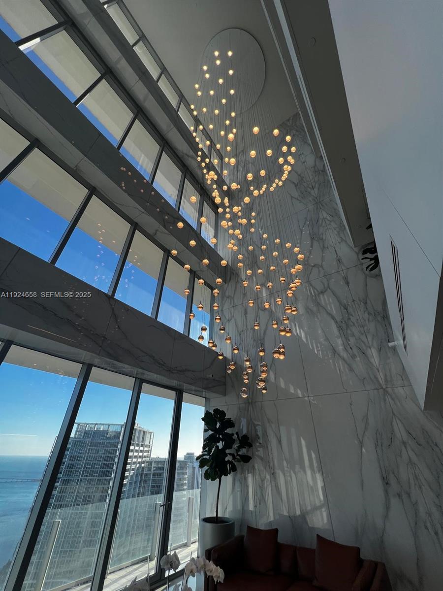 300 Biscayne Blvd Way #2208W Miami, FL 33131