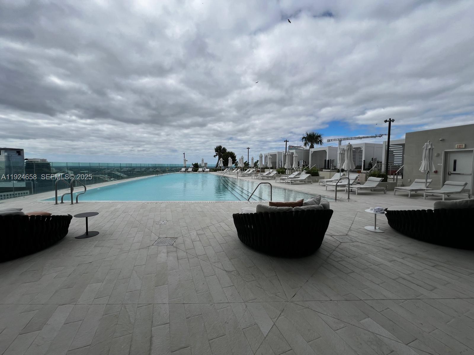 300 Biscayne Blvd Way #2208W Miami, FL 33131