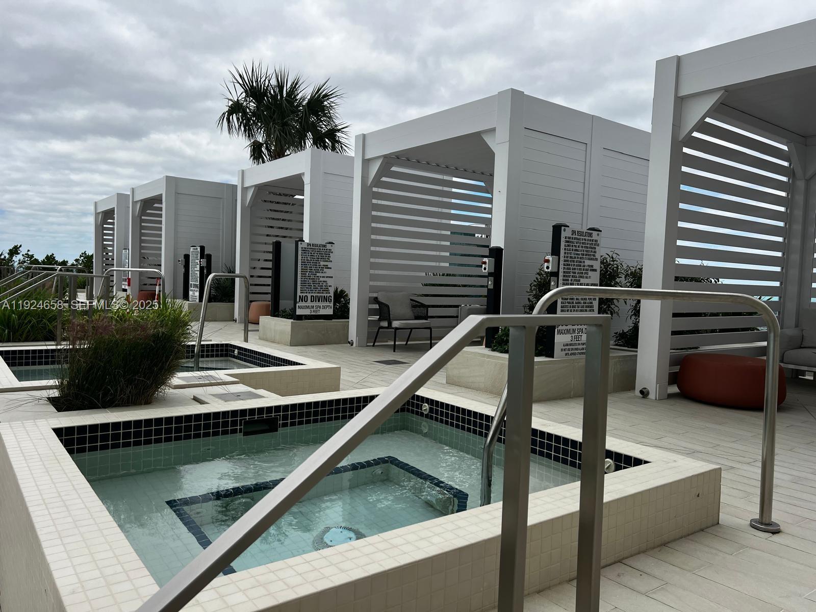 300 Biscayne Blvd Way #2208W Miami, FL 33131