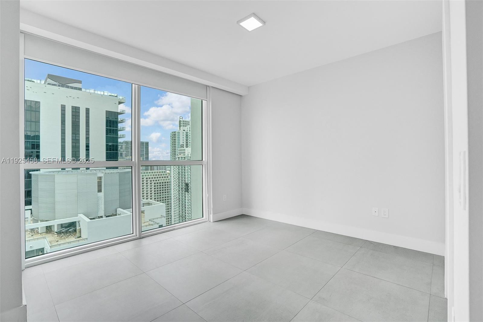 1080 Brickell Ave #4109 Miami, FL 33131