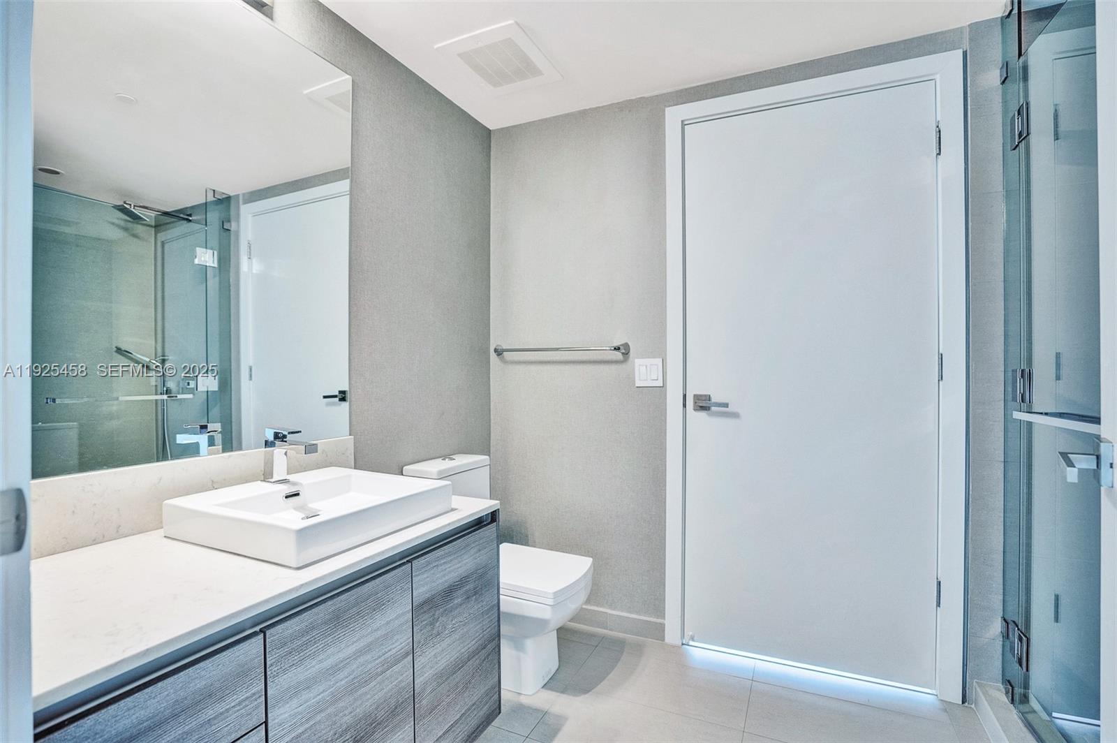 1080 Brickell Ave #4109 Miami, FL 33131