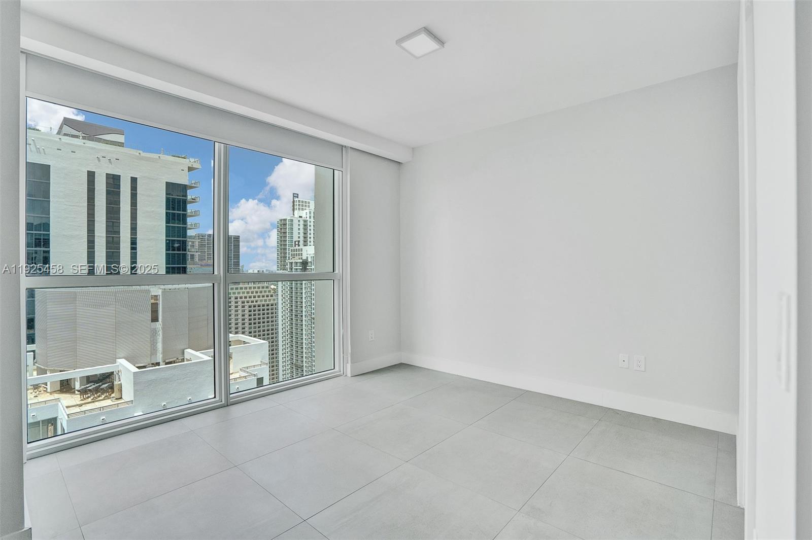 1080 Brickell Ave #4109 Miami, FL 33131
