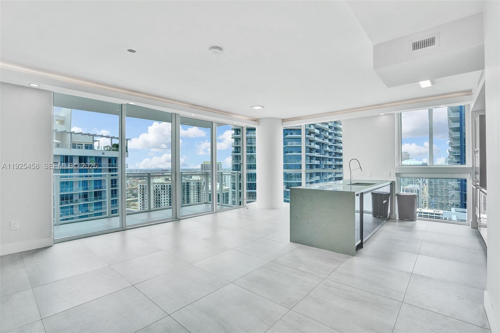 1080 Brickell Ave #4109 Miami, FL 33131
