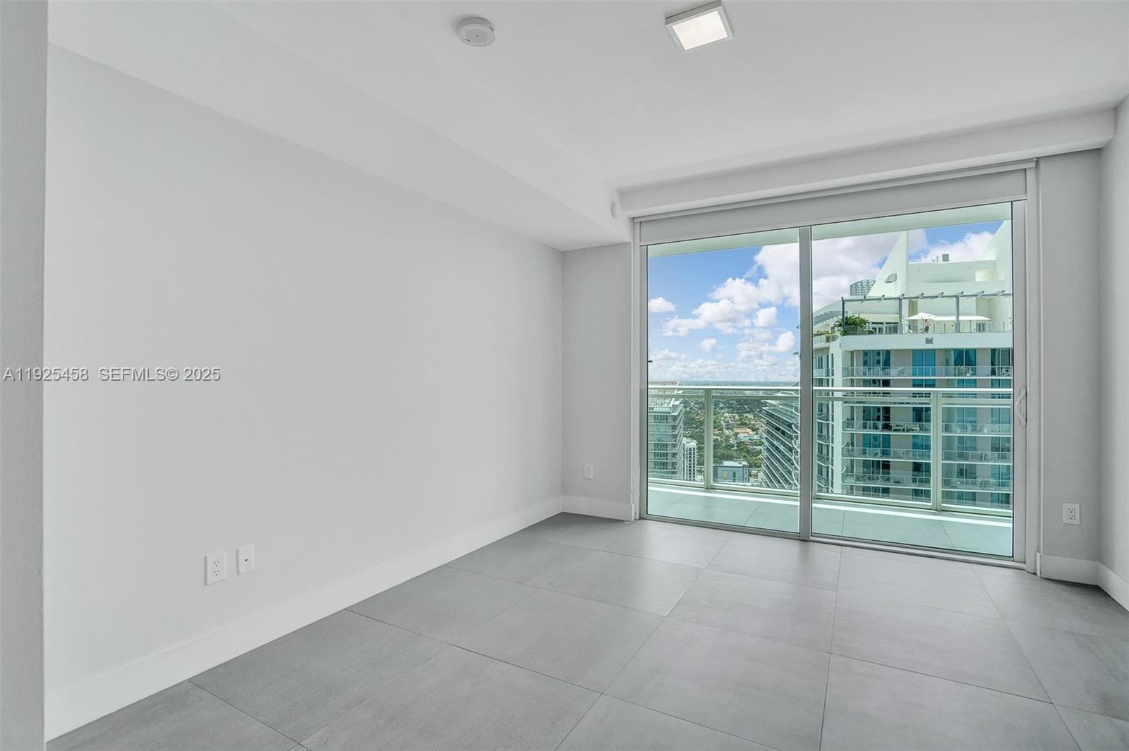 1080 Brickell Ave #4109 Miami, FL 33131