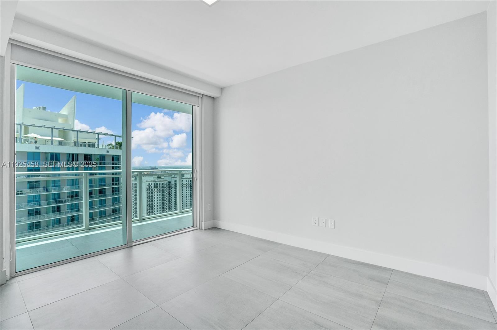1080 Brickell Ave #4109 Miami, FL 33131