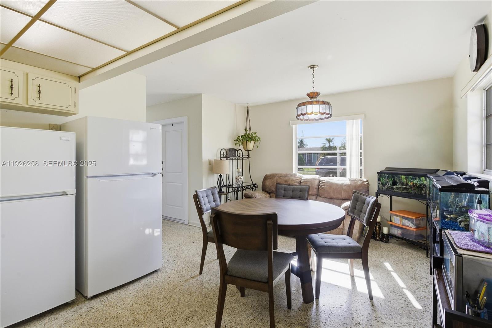 10551 SW 27th St Miami, FL 33165