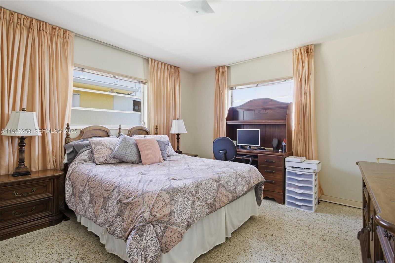 10551 SW 27th St Miami, FL 33165