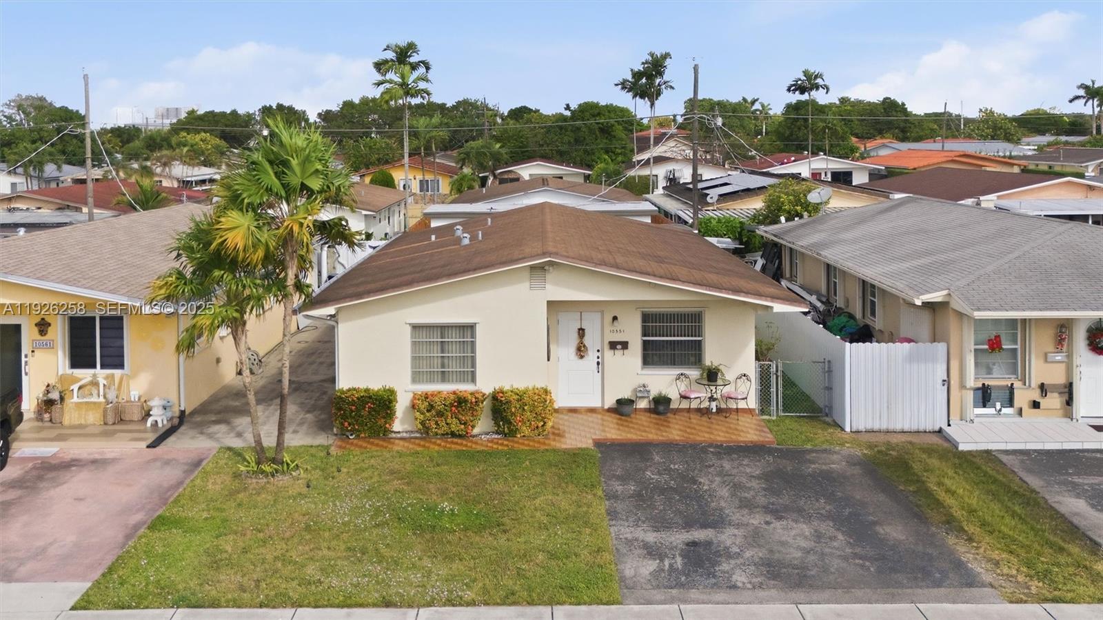 10551 SW 27th St Miami, FL 33165