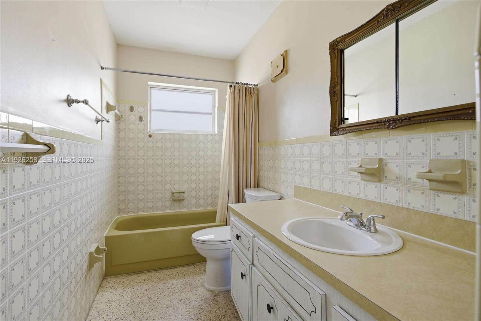 10551 SW 27th St Miami, FL 33165