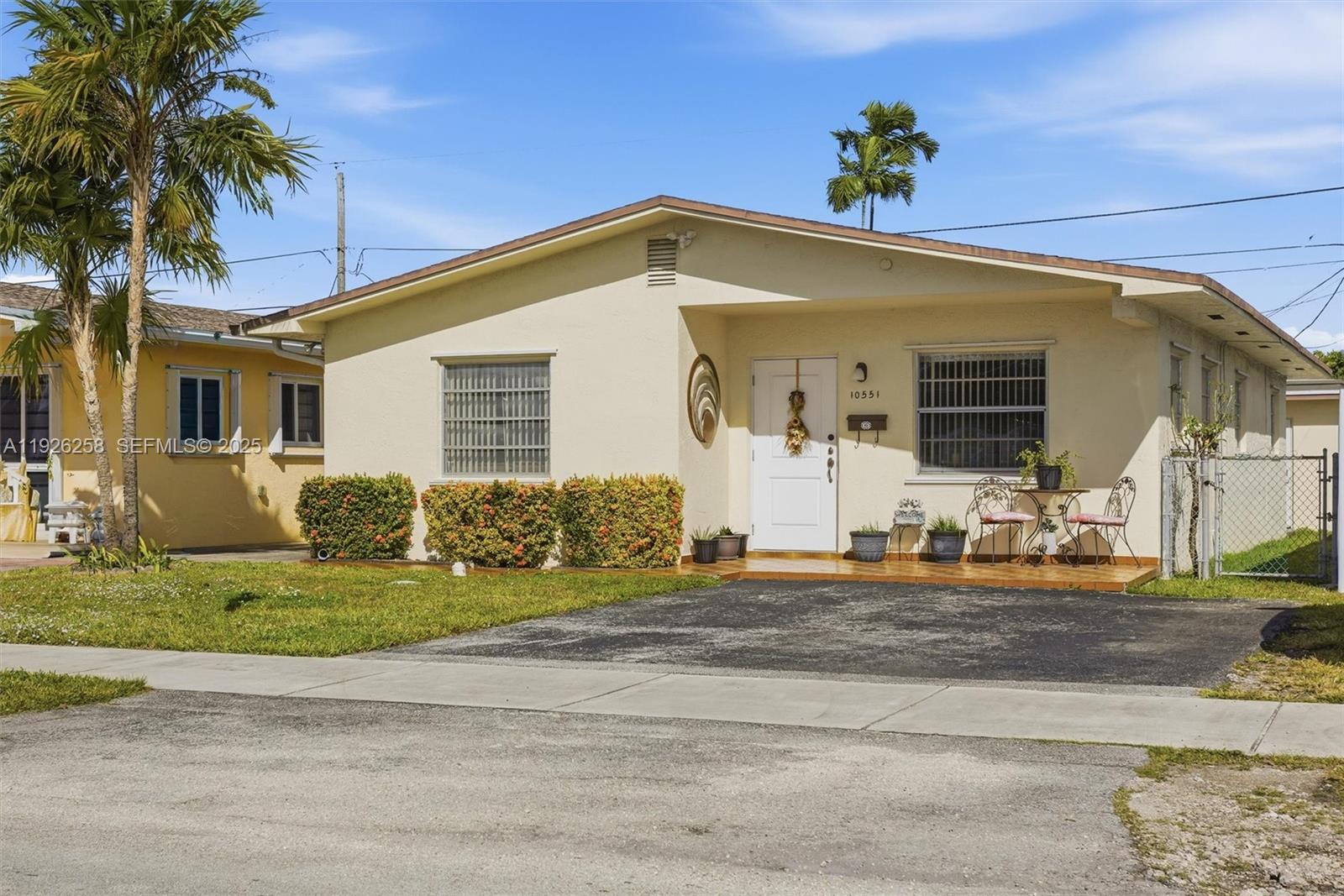 10551 SW 27th St Miami, FL 33165