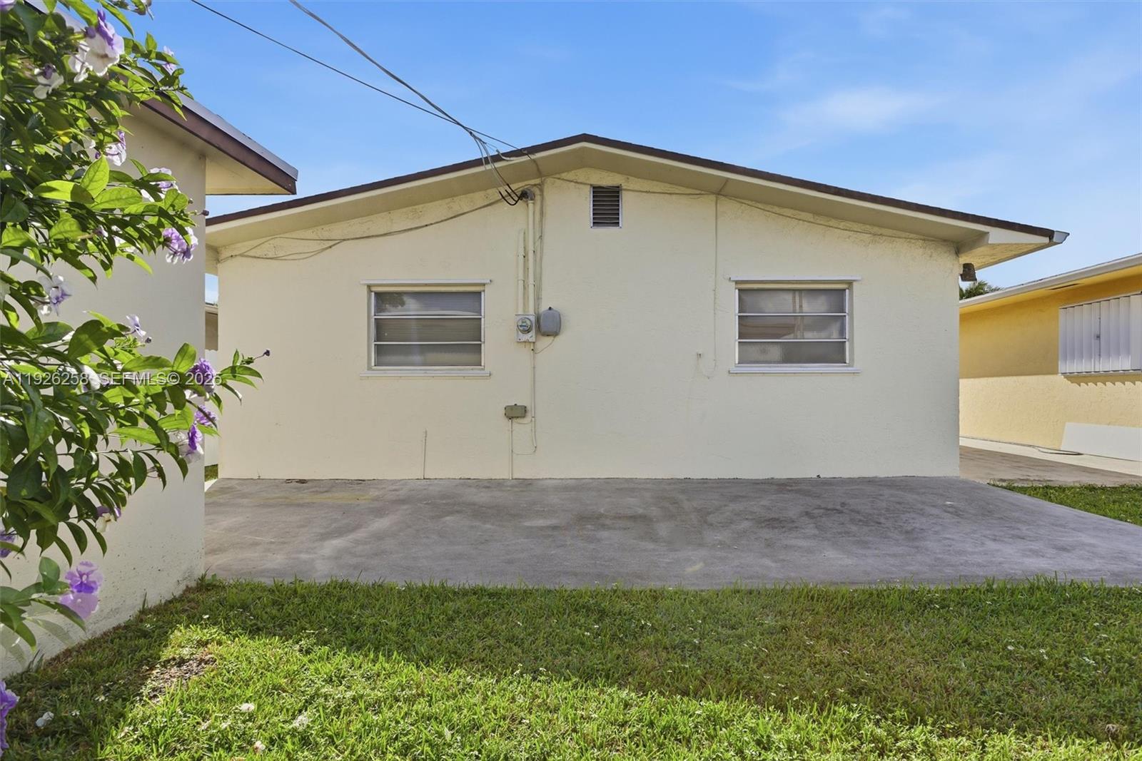 10551 SW 27th St Miami, FL 33165