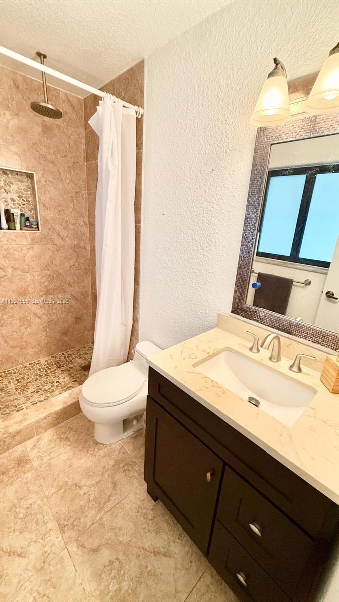 Undisclosed Address Palmetto Bay, FL 33157