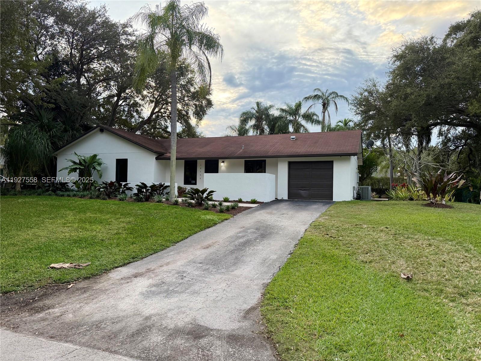 Undisclosed Address Palmetto Bay, FL 33157