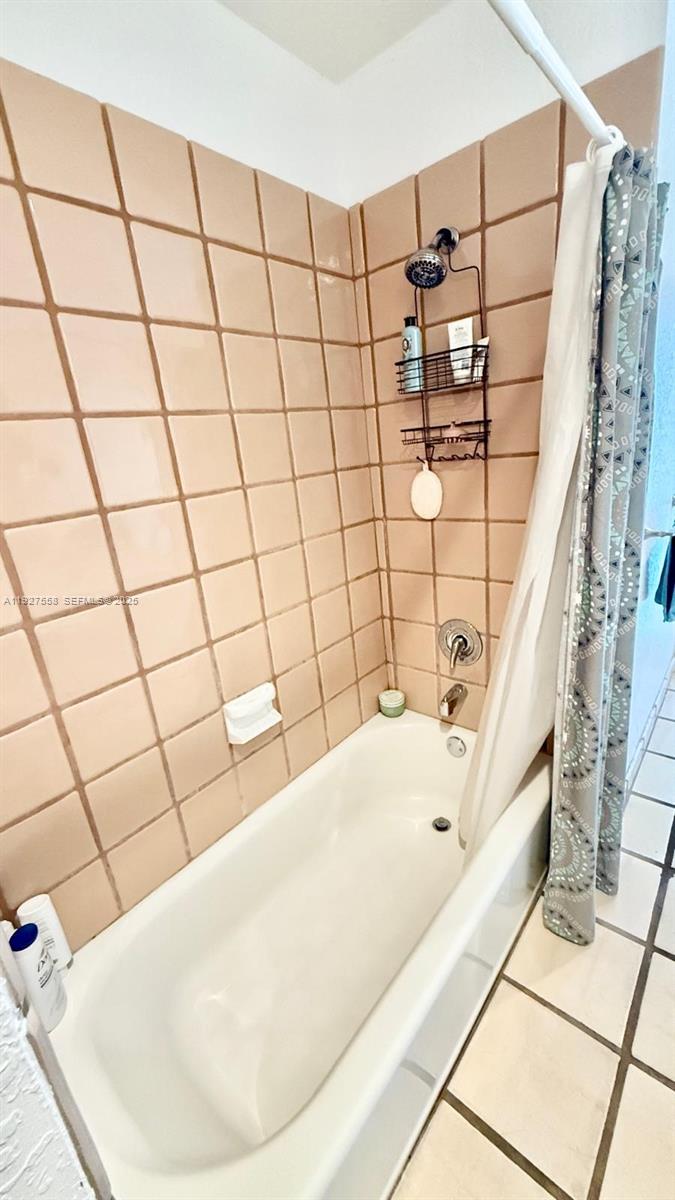 Undisclosed Address Palmetto Bay, FL 33157