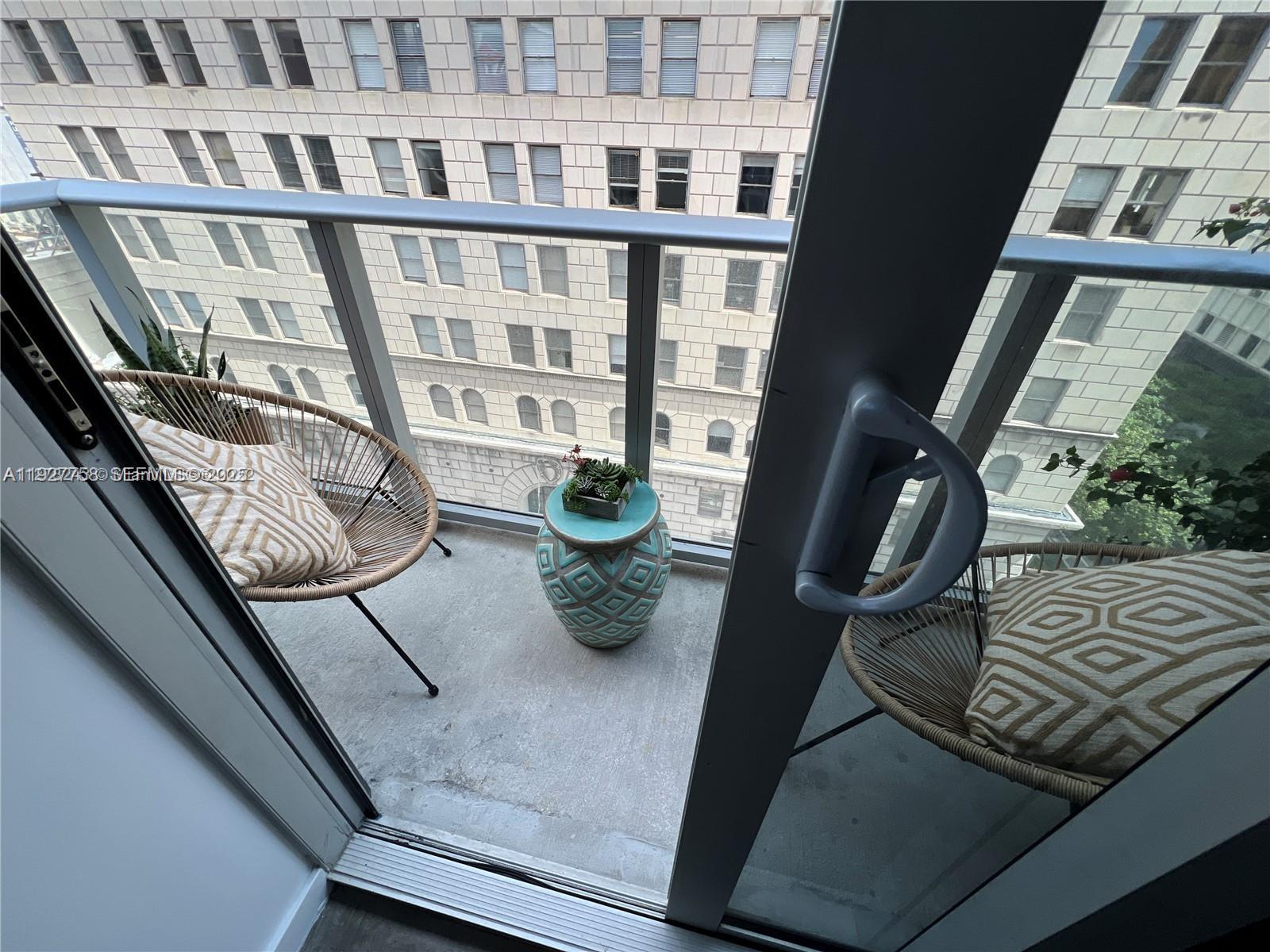 151 SE 1st St #702 Miami, FL 33131