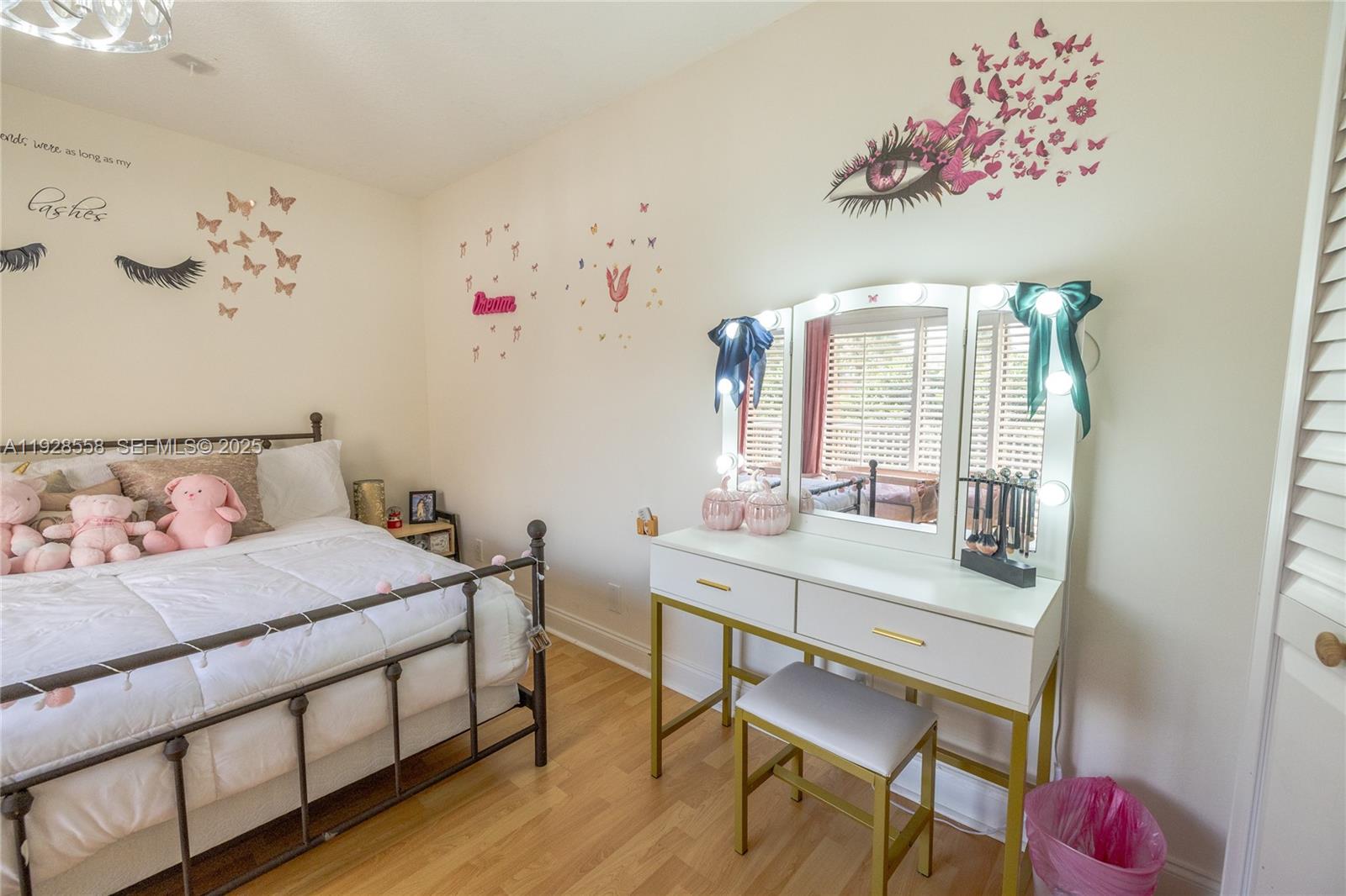 11006 N Harmony Lk Cir Davie, FL 33324