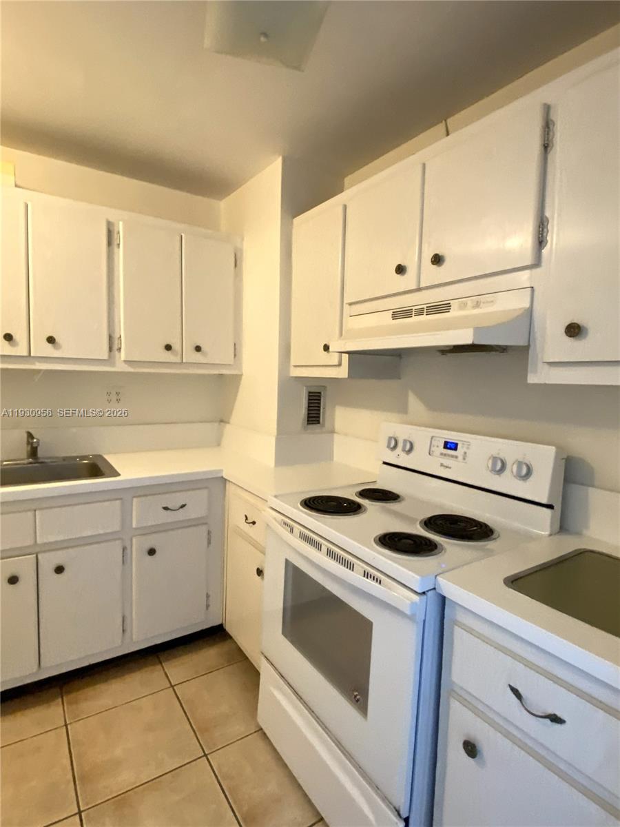 1865 79th St Cswy #11F North Bay Village, FL 33141