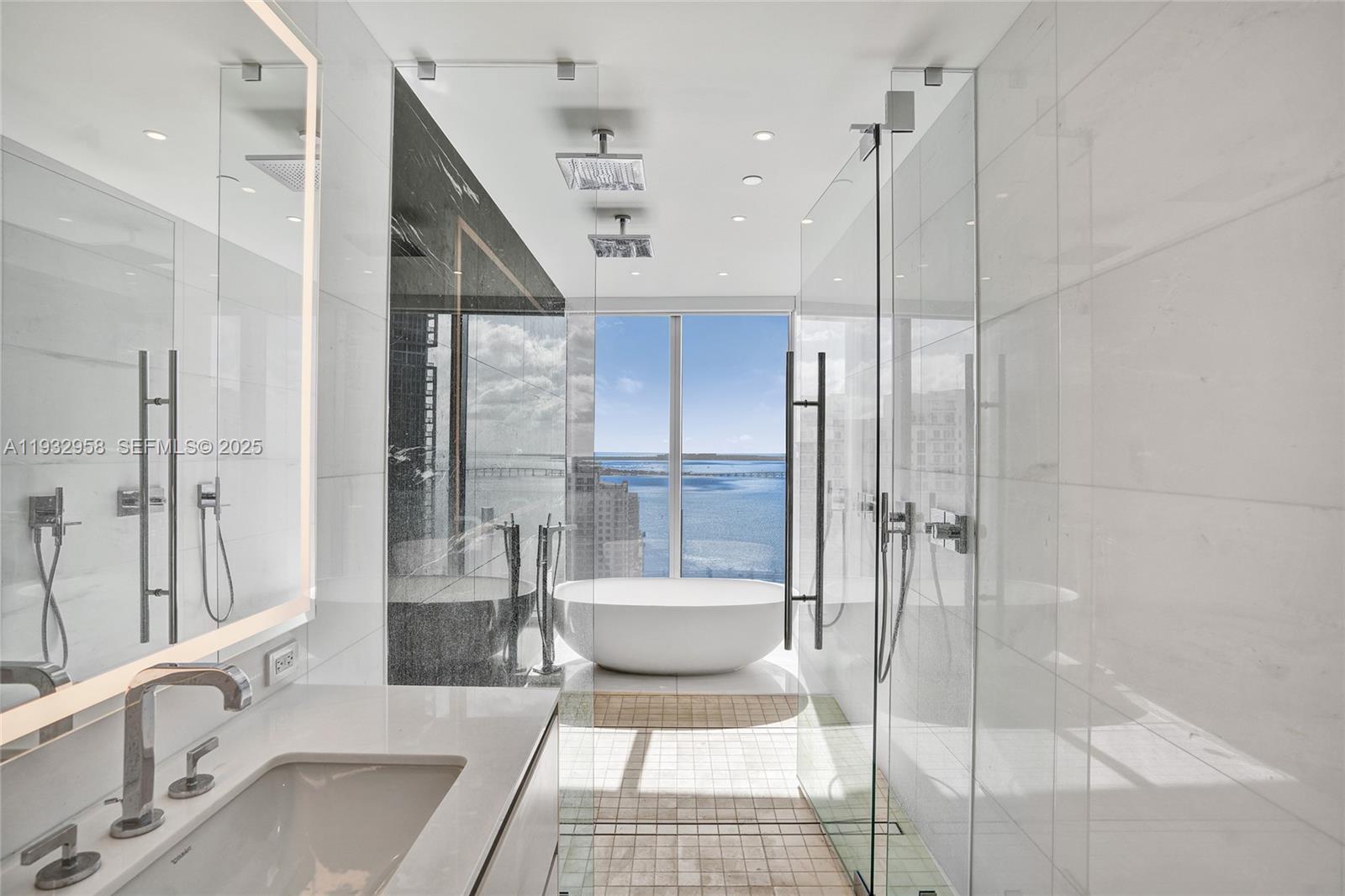 300 Biscayne Blvd Way #3304C Miami, FL 33131