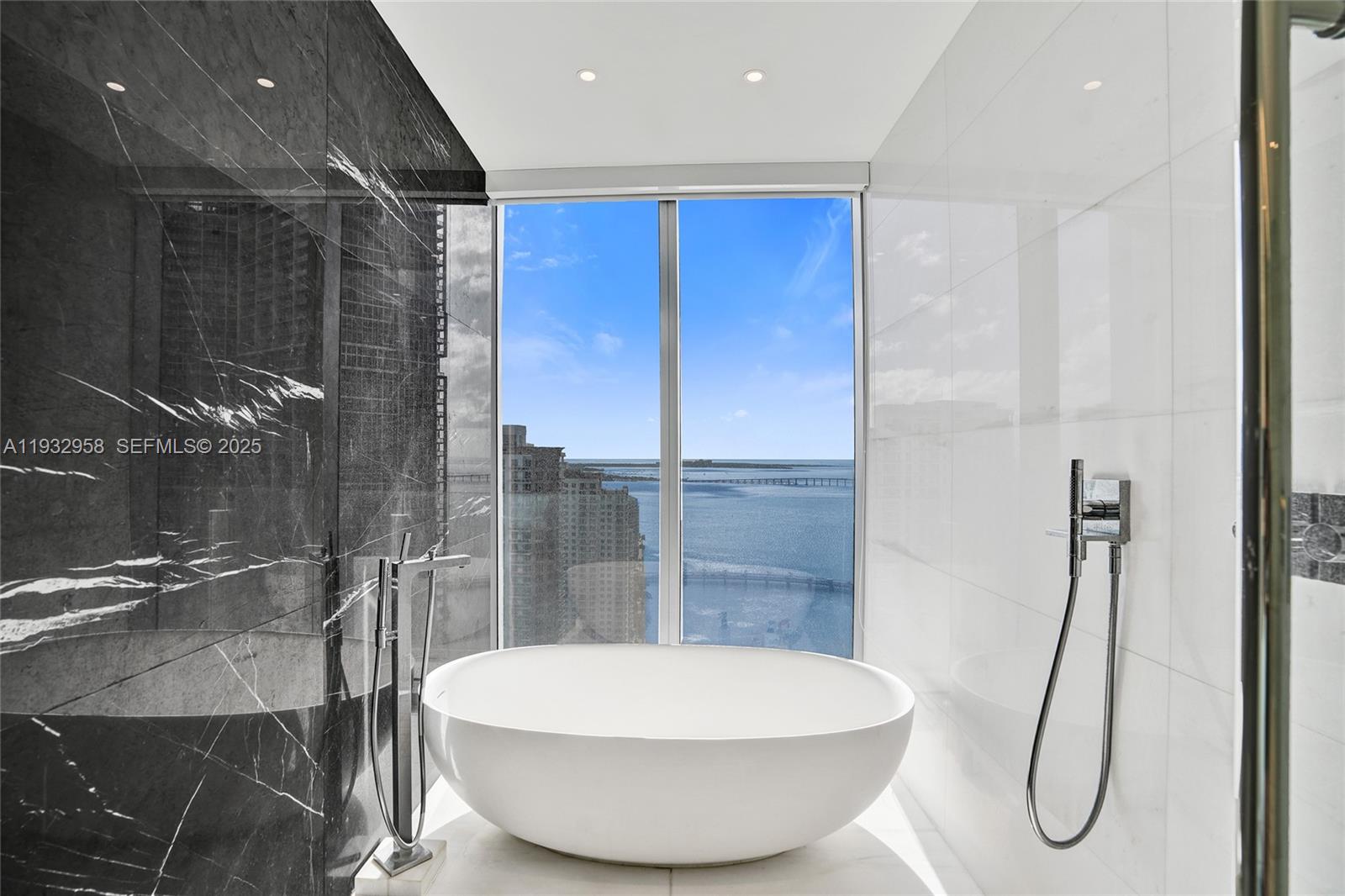 300 Biscayne Blvd Way #3304C Miami, FL 33131