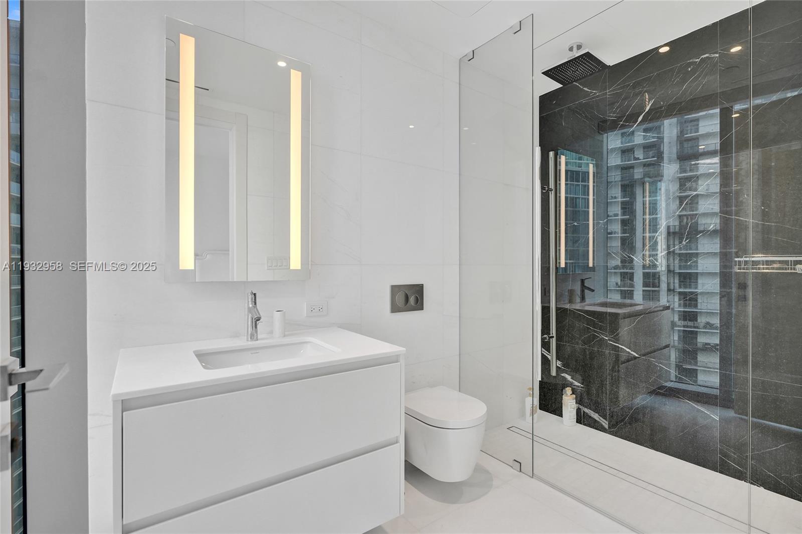 300 Biscayne Blvd Way #3304C Miami, FL 33131