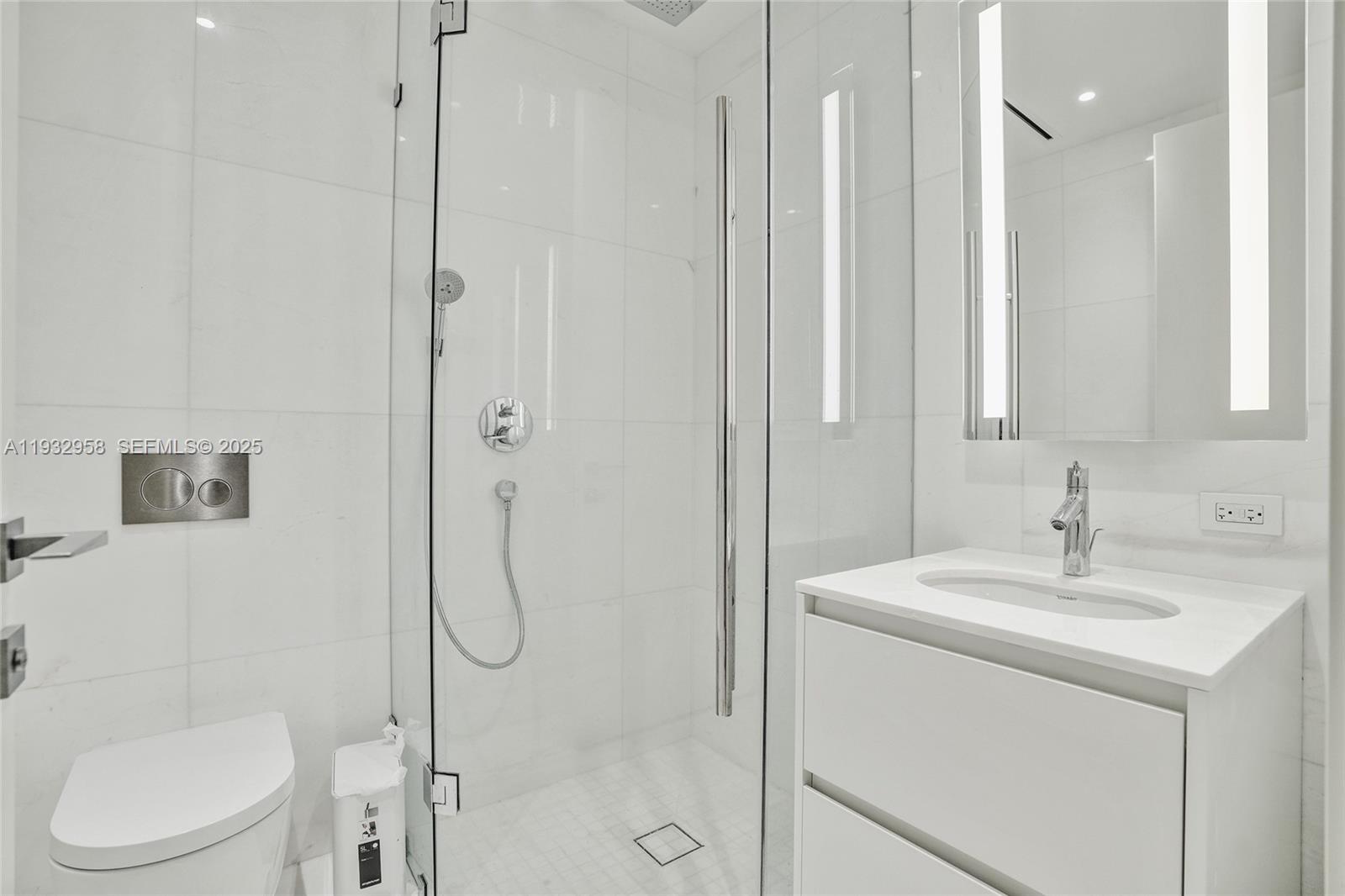 300 Biscayne Blvd Way #3304C Miami, FL 33131