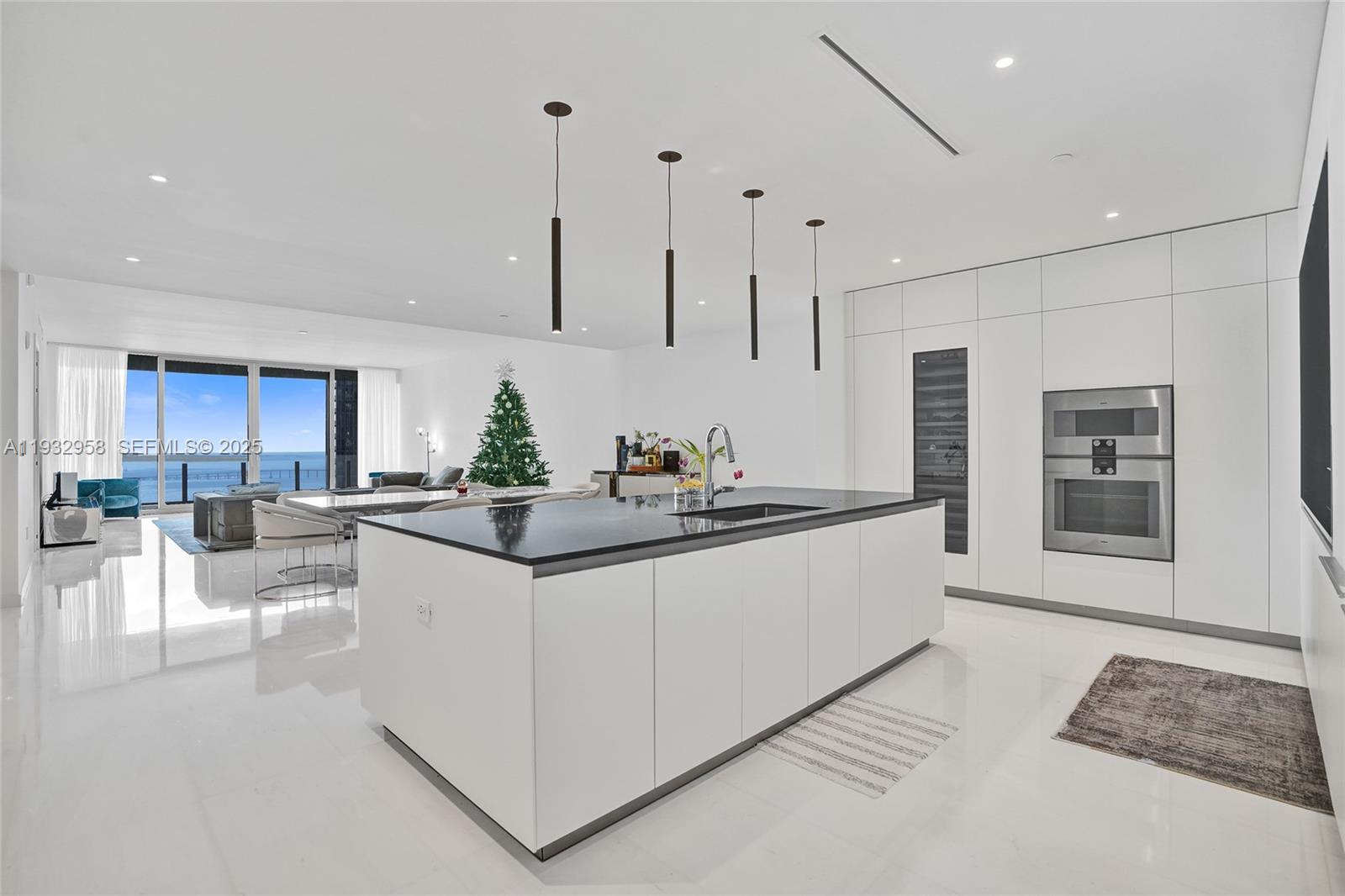 300 Biscayne Blvd Way #3304C Miami, FL 33131