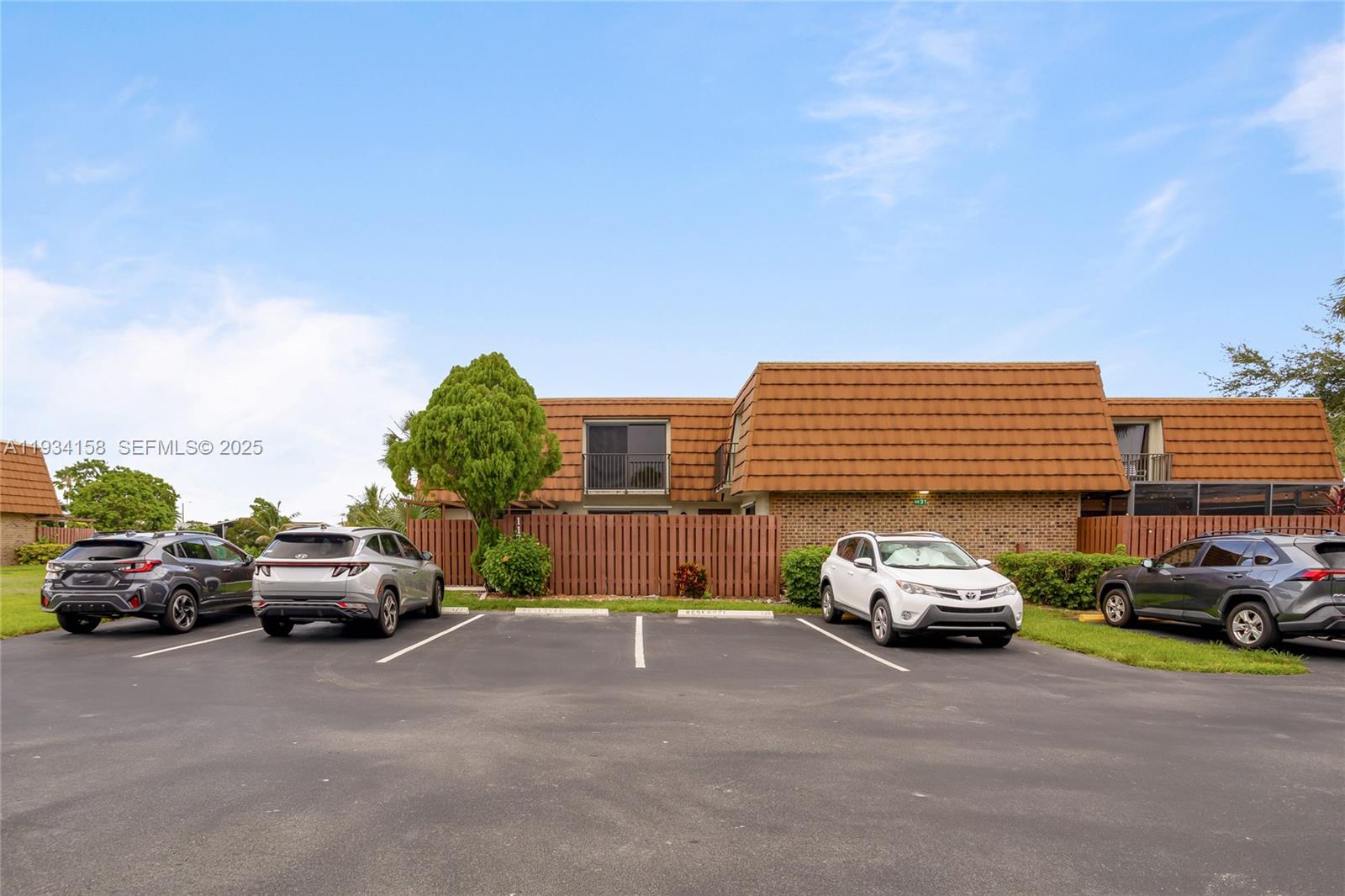 1170 SW 118th Ter Davie, FL 33325