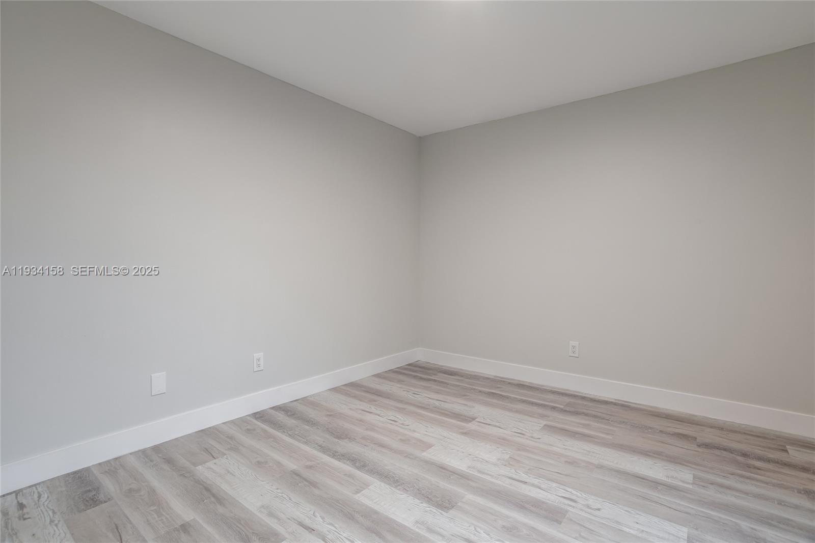 1170 SW 118th Ter Davie, FL 33325