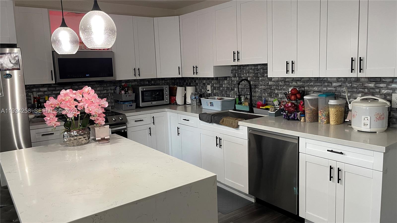 761 NW 183rd Dr Miami Gardens, FL 33169