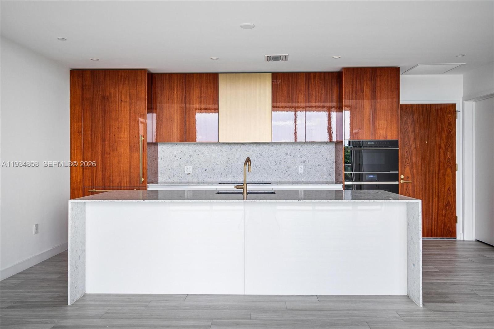 2678 Tigertail Ave #404 Miami, FL 33133