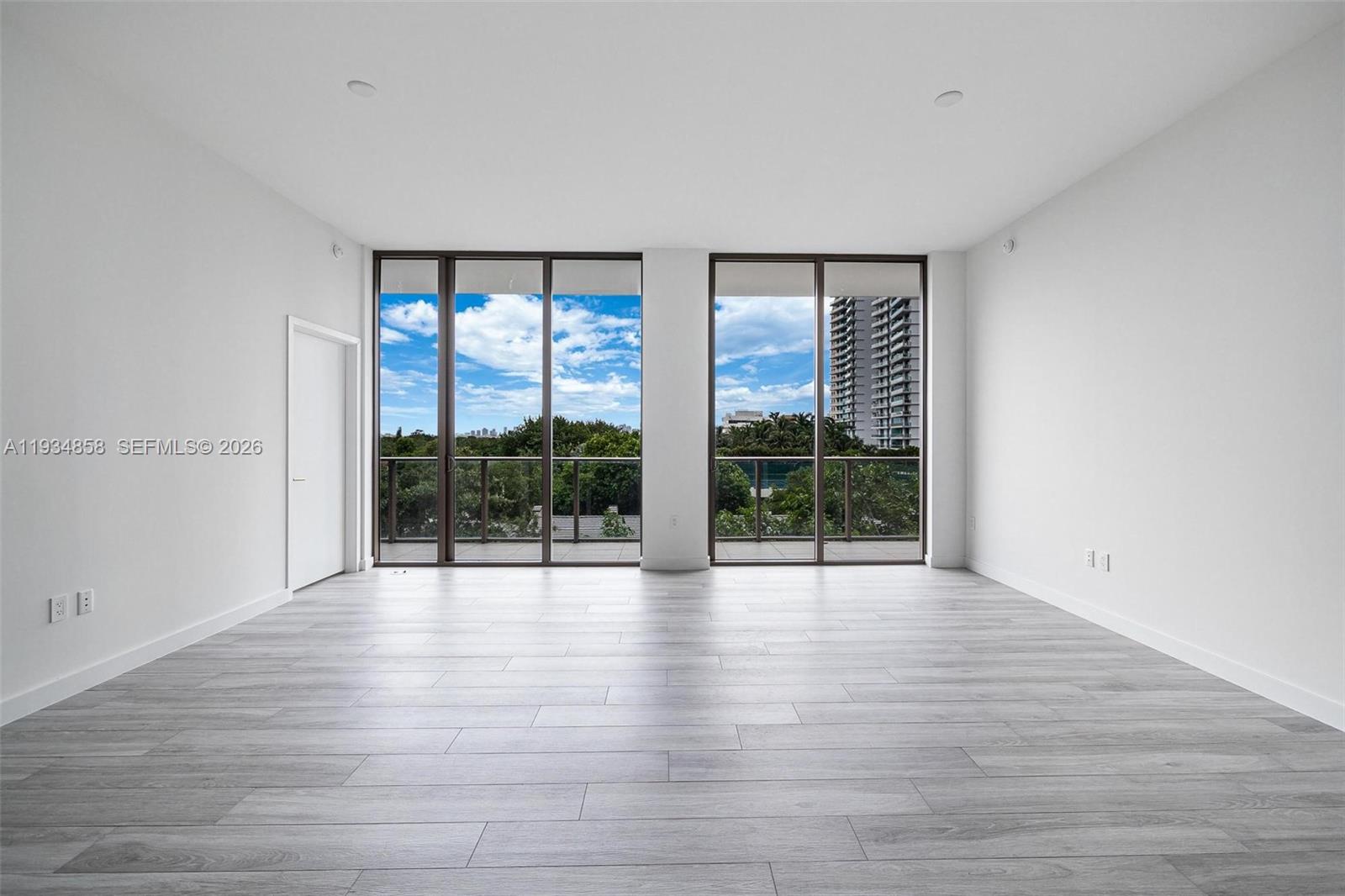 2678 Tigertail Ave #404 Miami, FL 33133