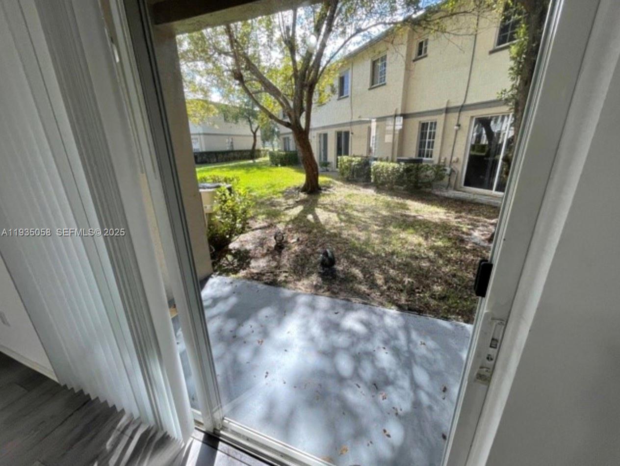 1979 Freeport Ln #1979 Riviera Beach, FL 33404