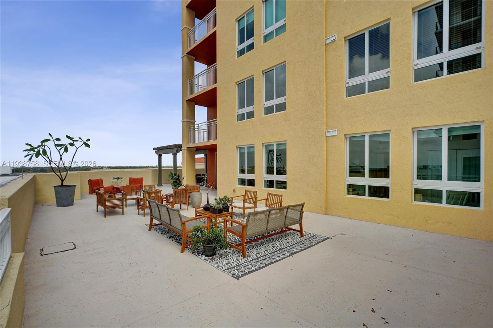 7350 SW 89th St #911S Miami, FL 33156