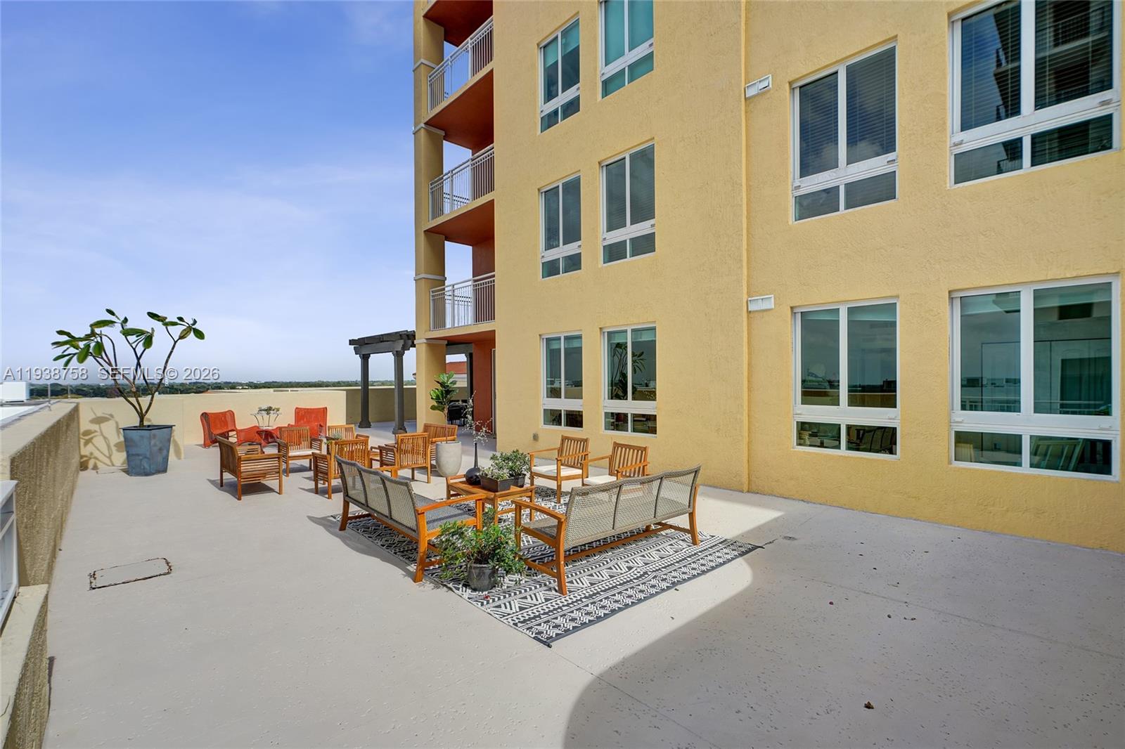 7350 SW 89th St #911S Miami, FL 33156