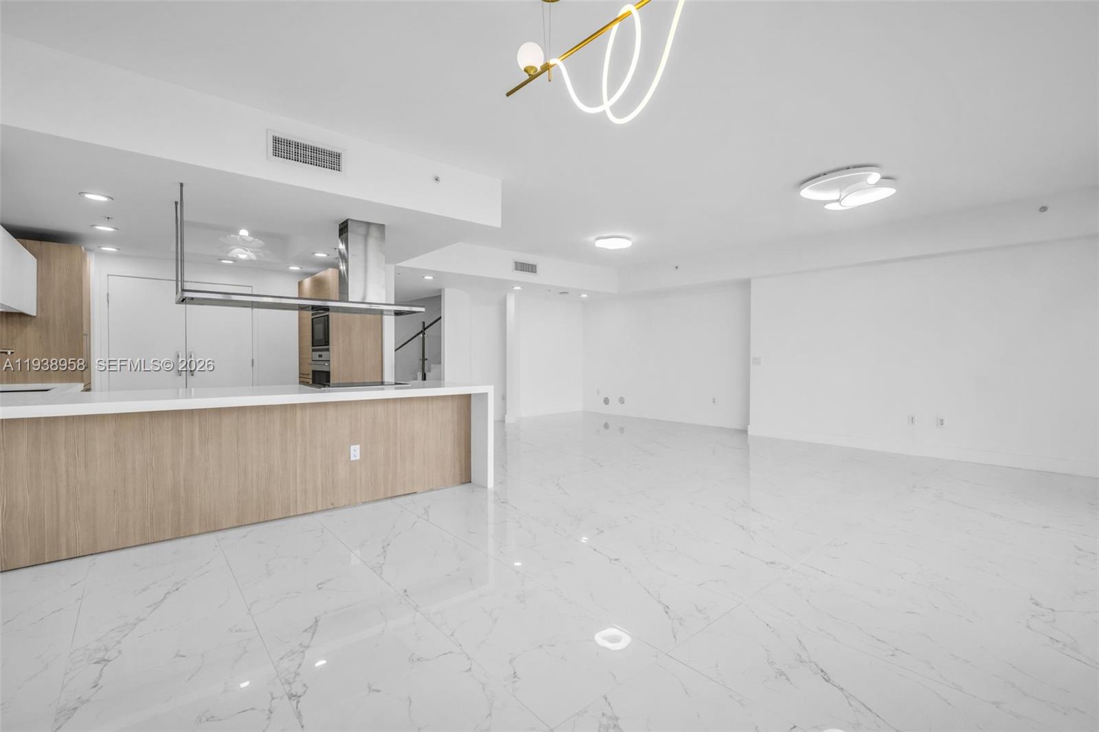 17111 Biscayne Blvd #411 North Miami Beach, FL 33160