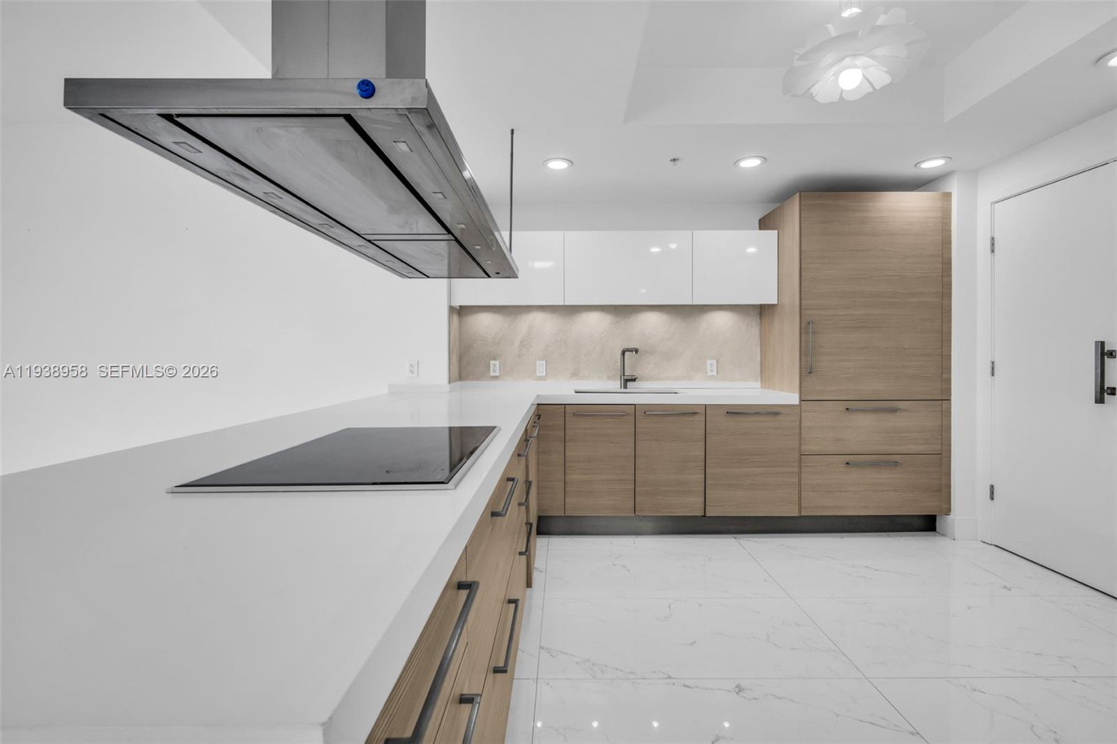 17111 Biscayne Blvd #411 North Miami Beach, FL 33160