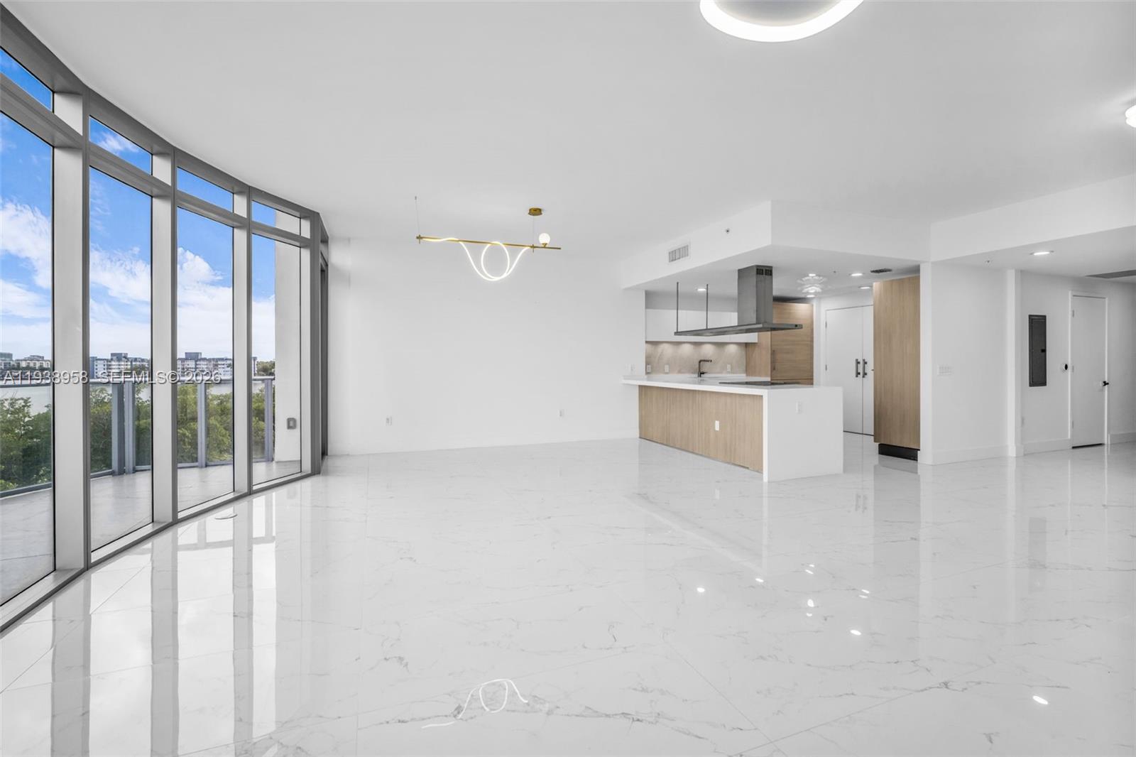 17111 Biscayne Blvd #411 North Miami Beach, FL 33160