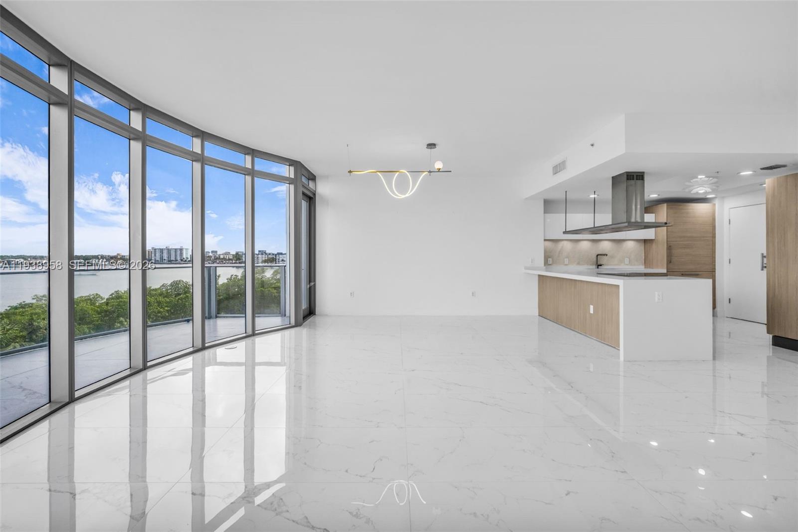 17111 Biscayne Blvd #411 North Miami Beach, FL 33160