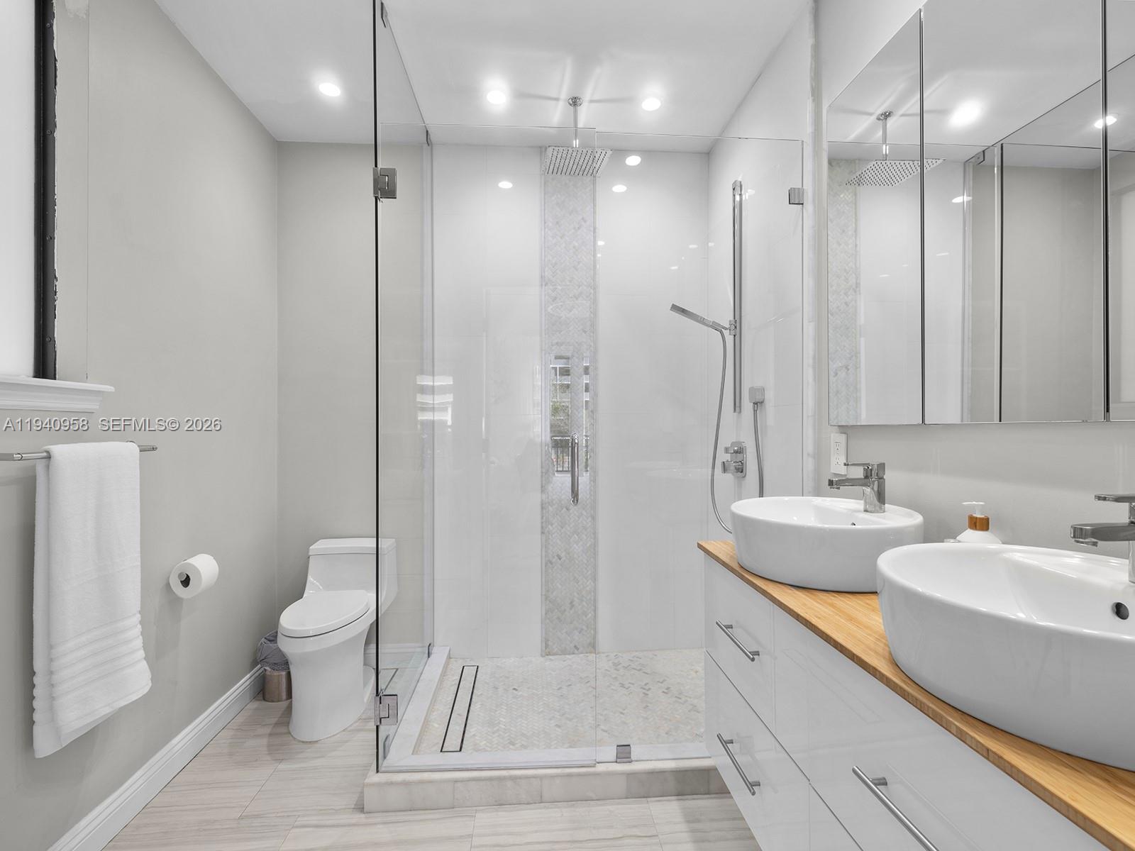 5864 SW 74th Ter #G South Miami, FL 33143