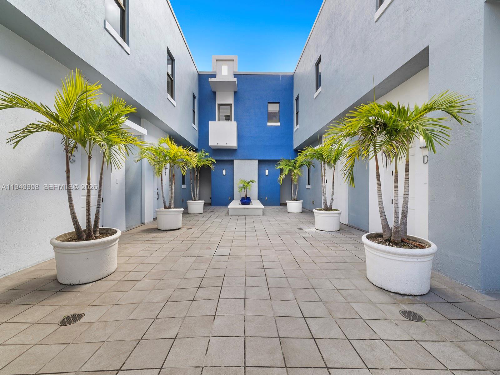 5864 SW 74th Ter #G South Miami, FL 33143