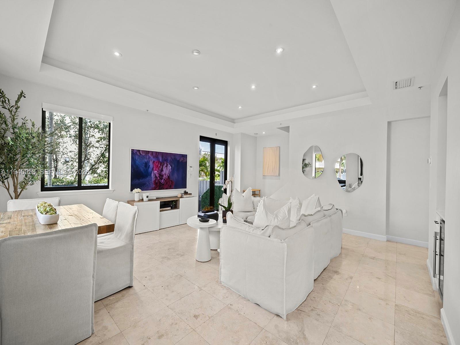 5864 SW 74th Ter #G South Miami, FL 33143