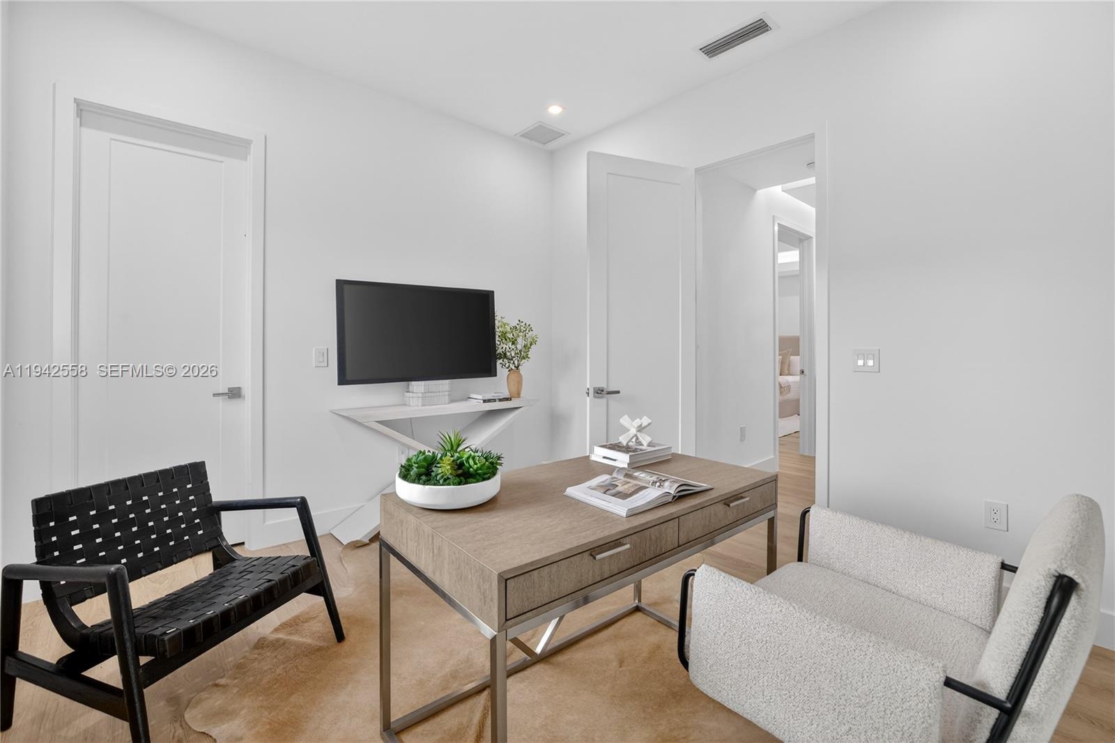 809 SW 12th Ave Fort Lauderdale, FL 33312