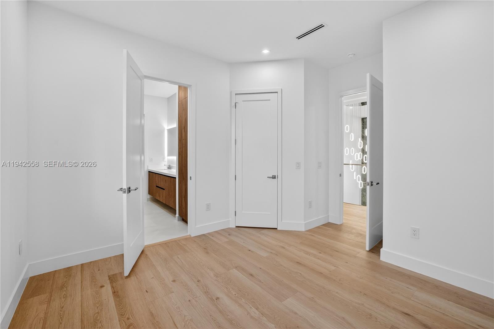 809 SW 12th Ave Fort Lauderdale, FL 33312