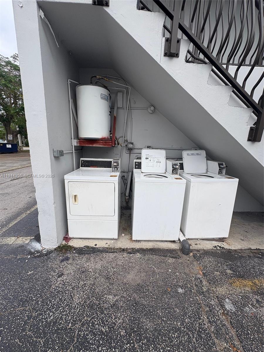 4444 SW 67th Ave #6 Miami, FL 33155