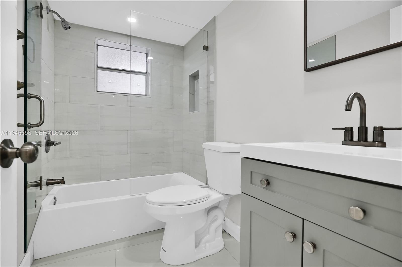 4141 Nautilus Dr #3F Miami Beach, FL 33140