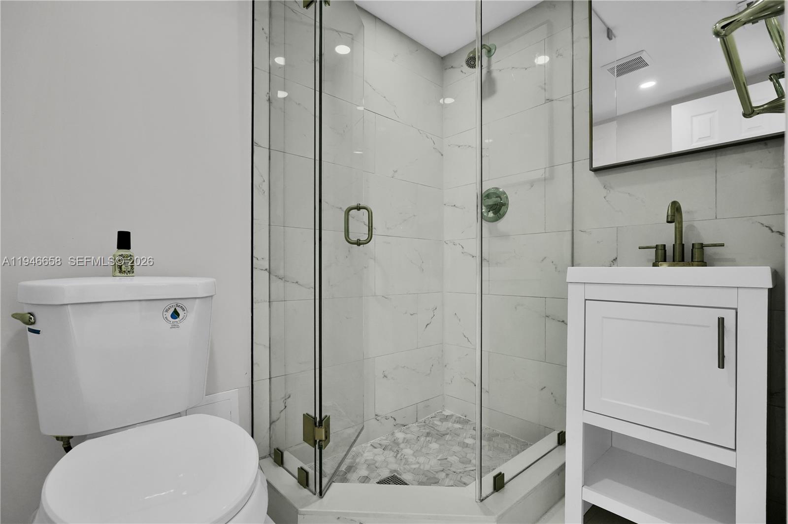 4141 Nautilus Dr #3F Miami Beach, FL 33140