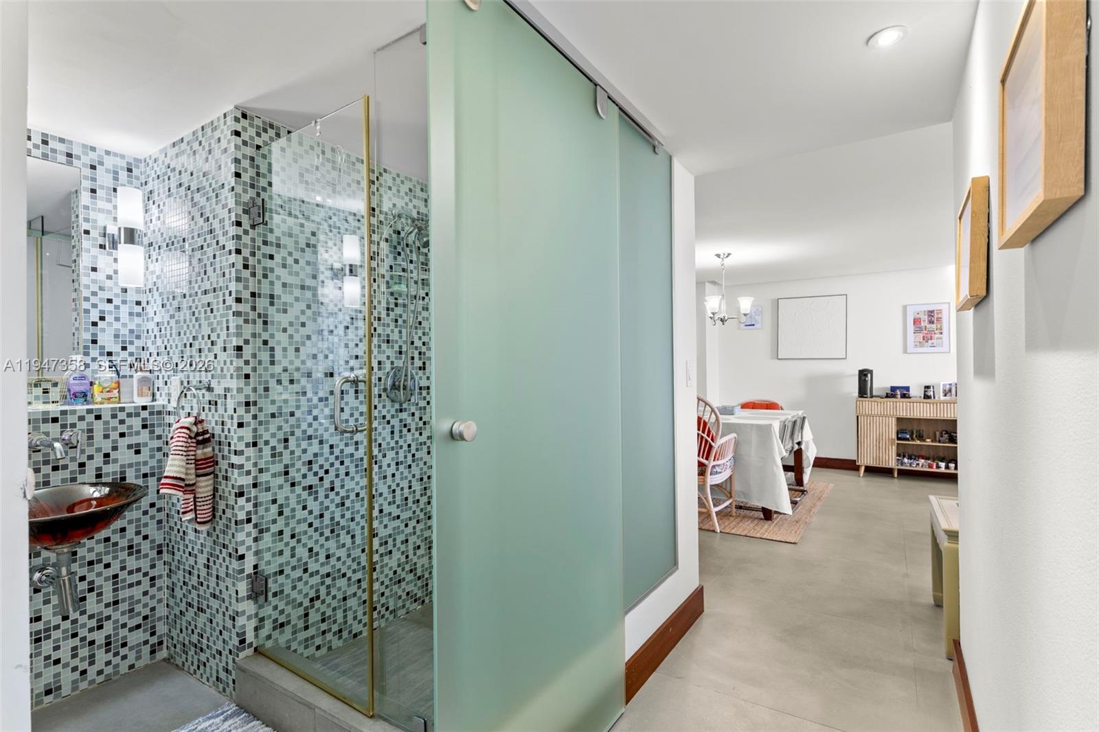 2500 Parkview Dr #2319 Hallandale Beach, FL 33009