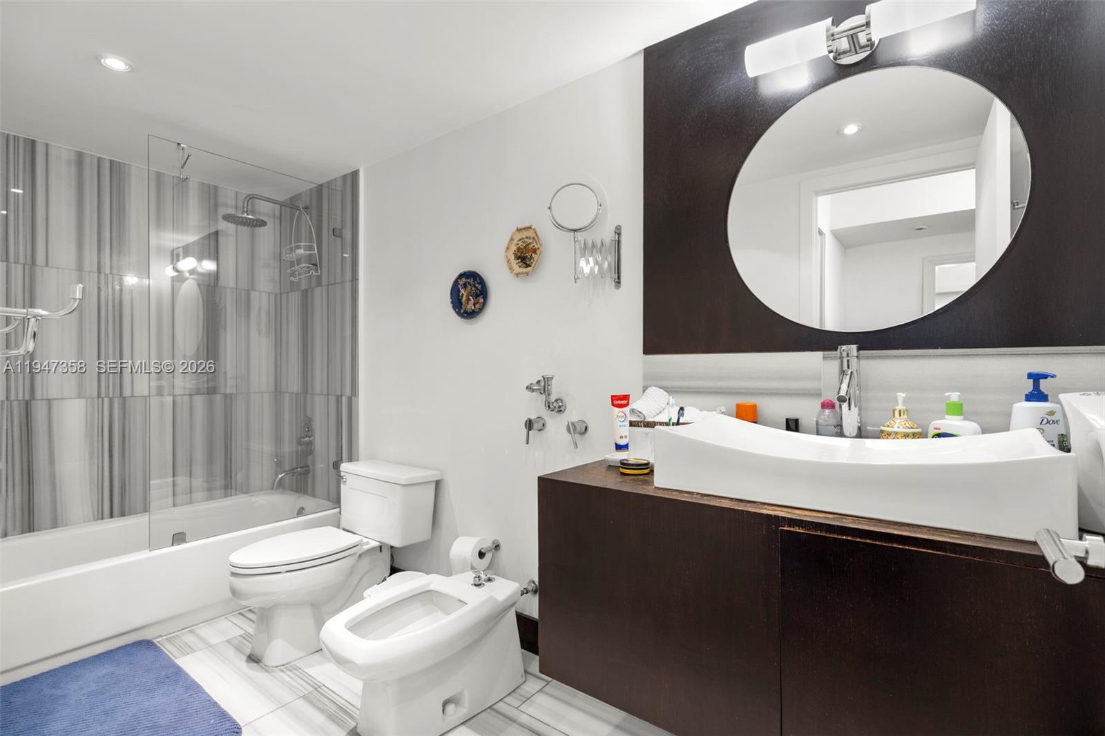 2500 Parkview Dr #2319 Hallandale Beach, FL 33009