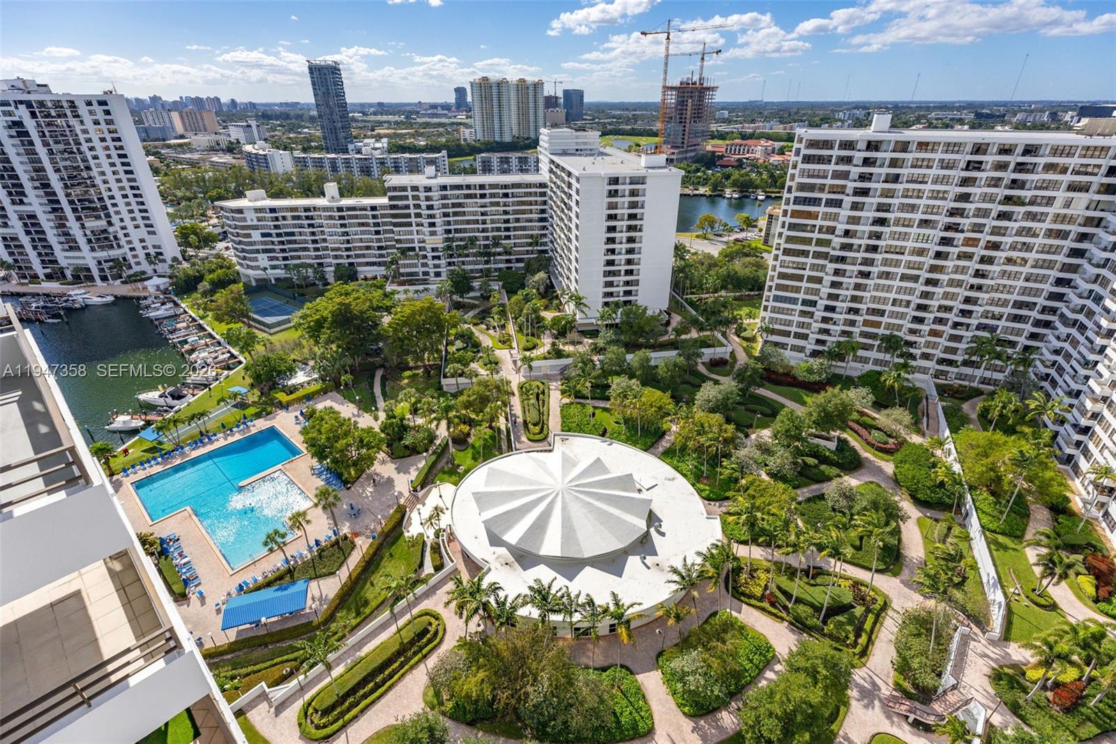 2500 Parkview Dr #2319 Hallandale Beach, FL 33009